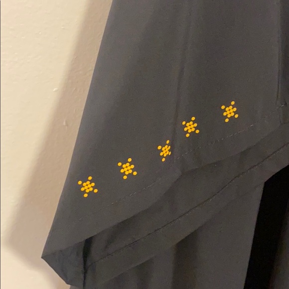 New York Water Repellent Hooded Running Poncho - Picture 10 of 16